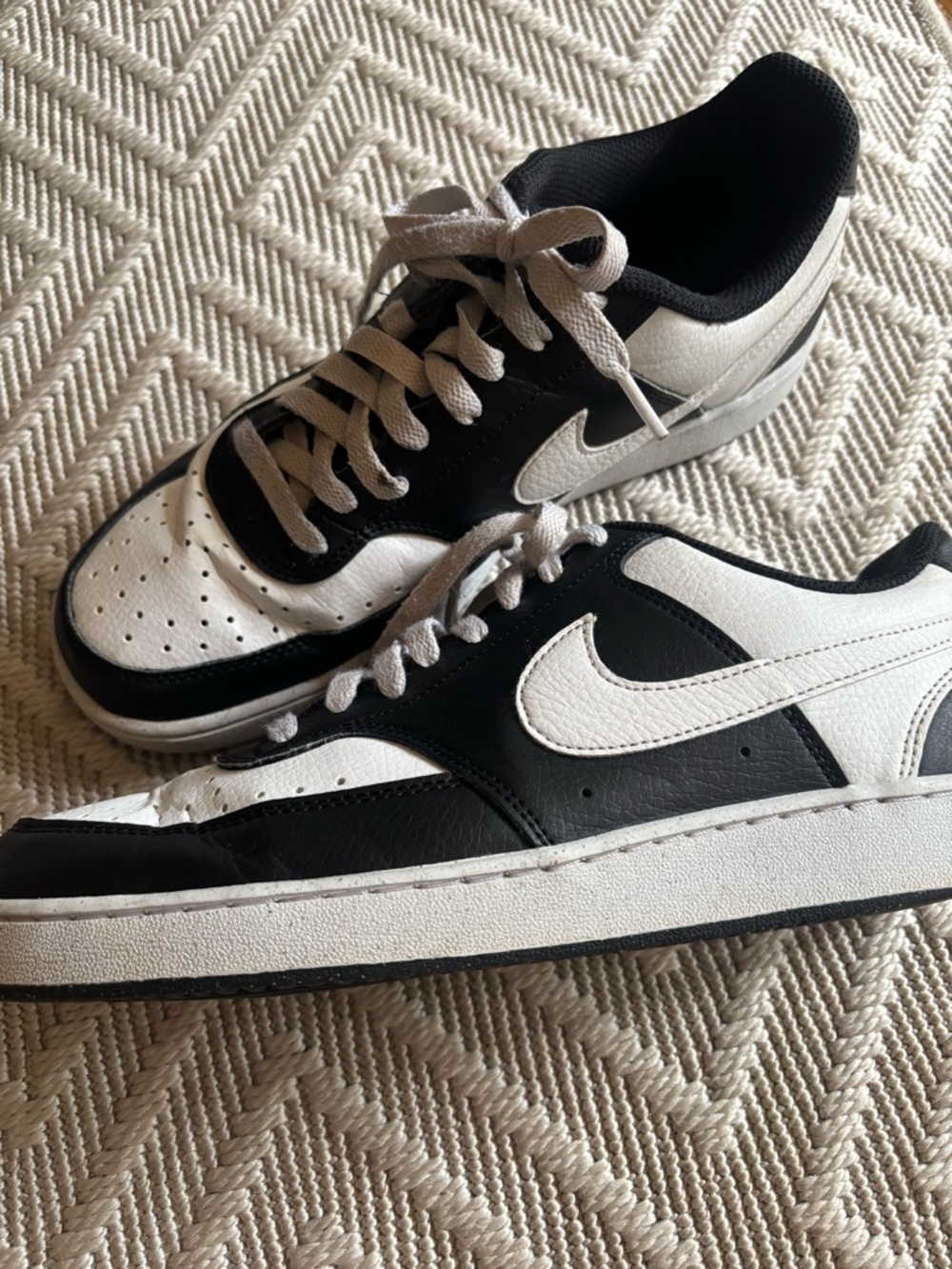 Nike Panda Dunks